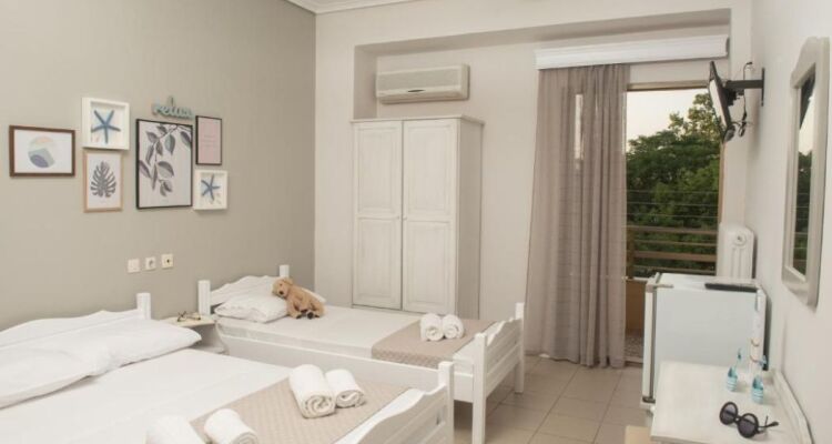 Aqua Beachfront Elegant Hotel
