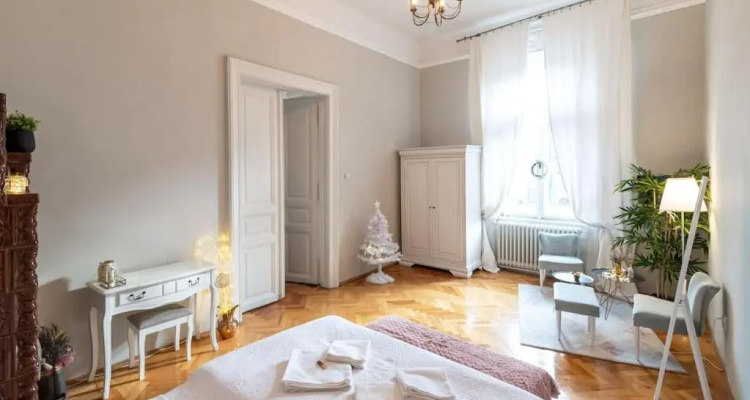 No.8: Lovely & Cosy 3-room Heart Of The City
