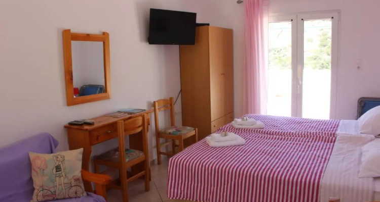 Aaron Studios Apartments