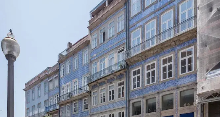 Nada02 · Faisama Historical 2 Next to Ribeira & the River