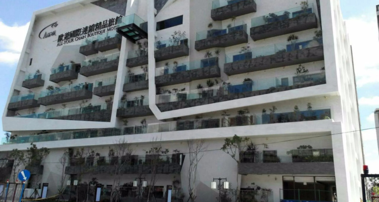 ALL-UR Chain Boutique Motel