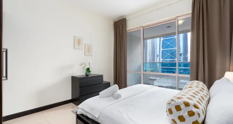 Whitesage Gorgeous Apartment In Jlt Near The Metro Station