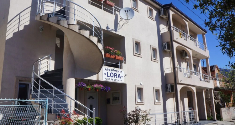 Apartments Lora