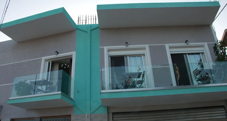 Crown Deluxe Apartments