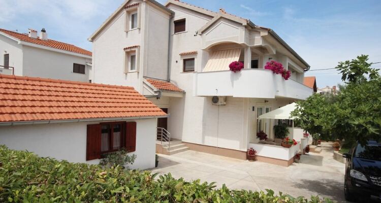 Small Apartment For A Great Holiday