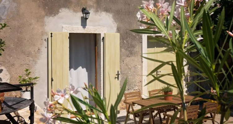 Old Town Studio & Apartment
