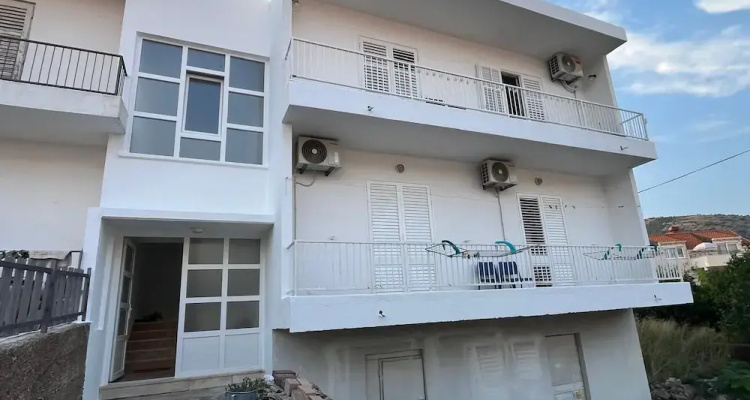 Apartment With Balcony Nike