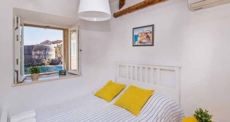 The Walls Studios by Irundo