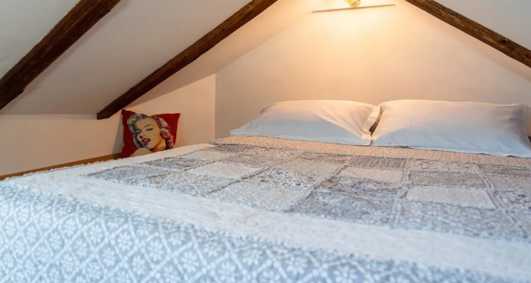 Cool Attic Apartment Marina