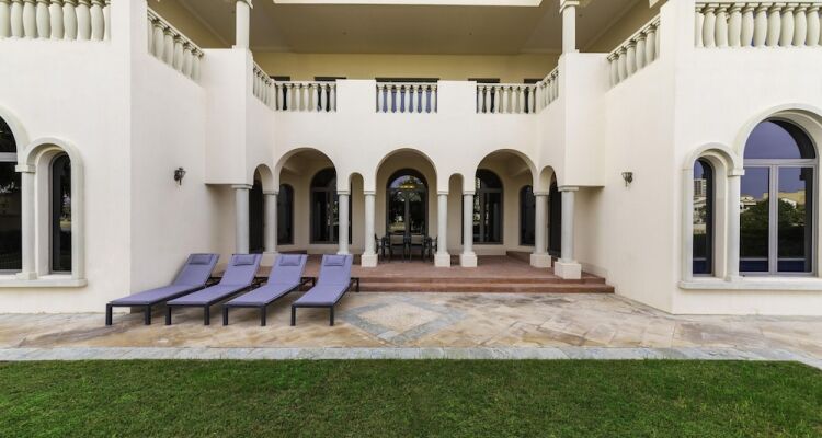 Maison Privee Private Pool & Beach Access Villa W/ Cinematic Vws