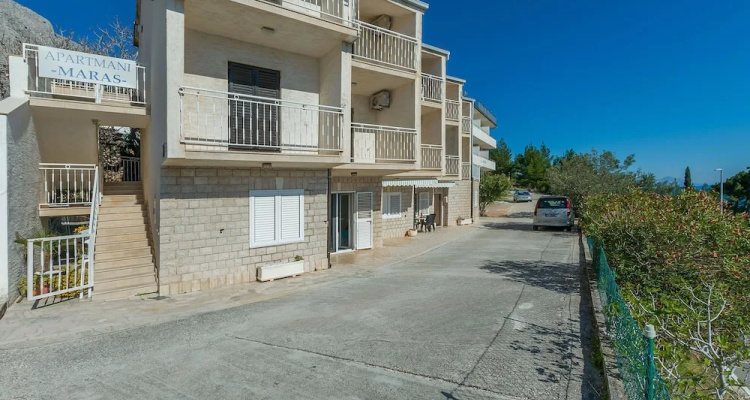 Apartments Maras