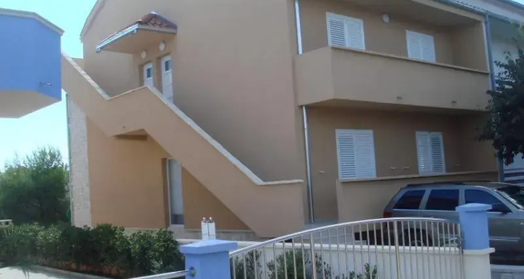 Apartments Domuzin