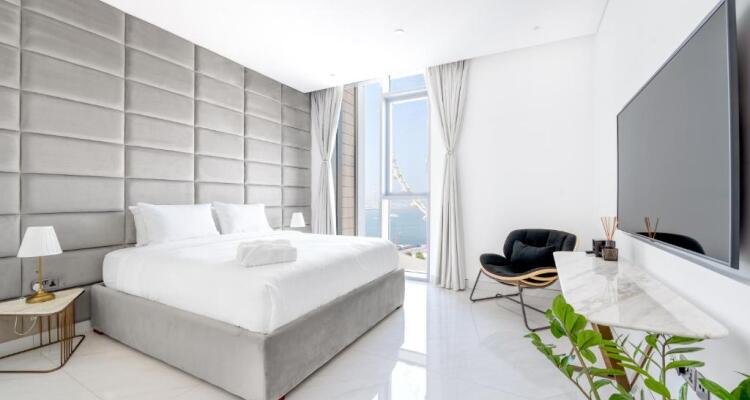 Spectacular 3 Br Condo With Maids Room Facing The Dubai Eye