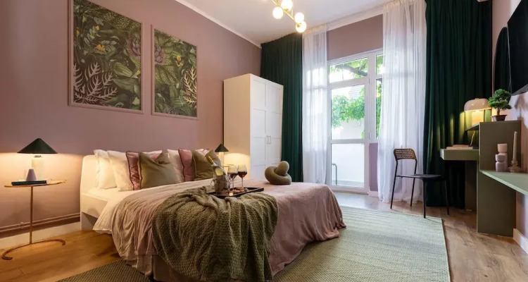 Serene 1br Apartment In University Square