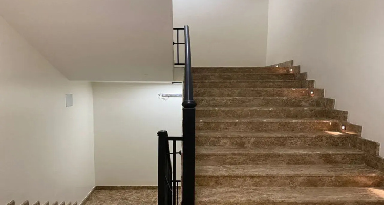Samt Inn Al Narjis