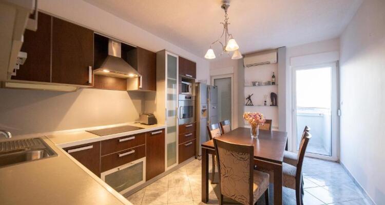 City & Sea View 2br 4+2