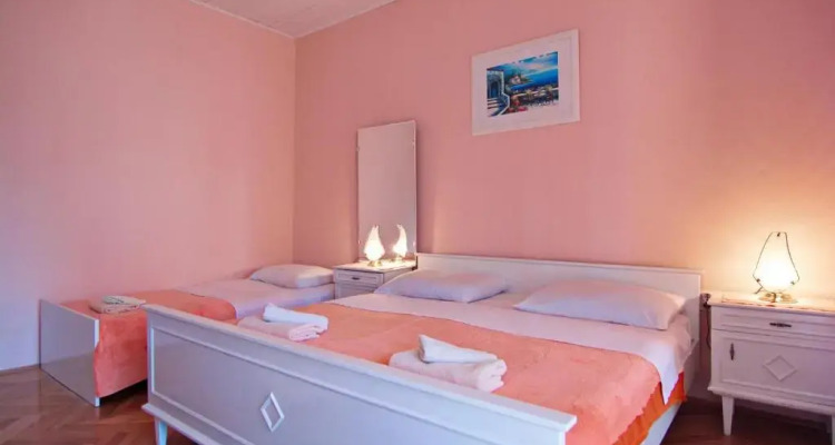 Apartment & Rooms Toka