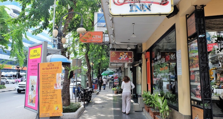 Silom Village Inn