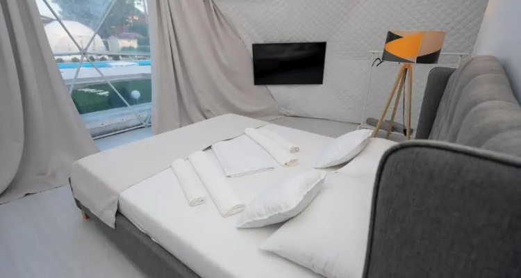 Seagloo Glamping - Adults Only