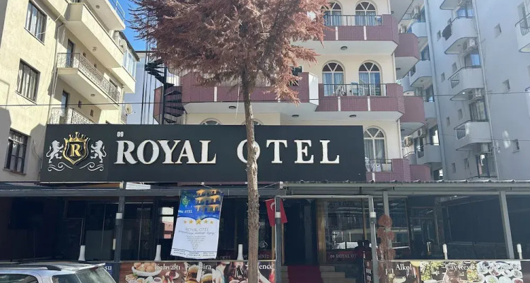 09 Royal Otel