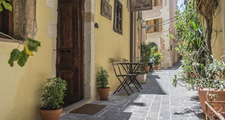 Captain Vasilis Traditional Hotel