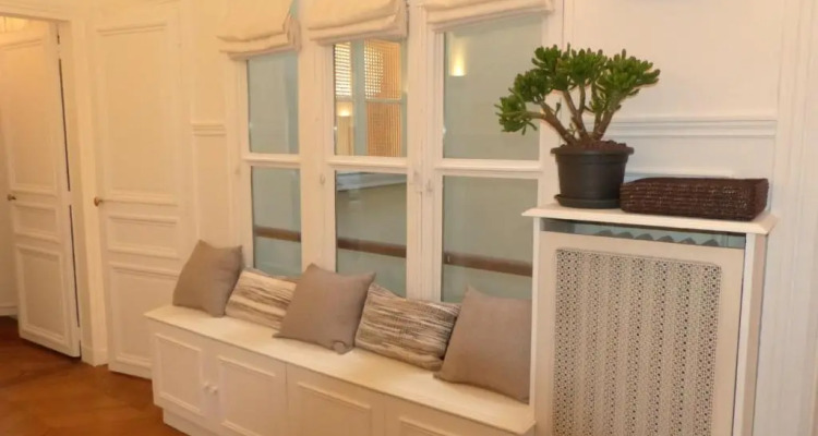 Marvellous Sunbathed 3br At The Heart Of Paris