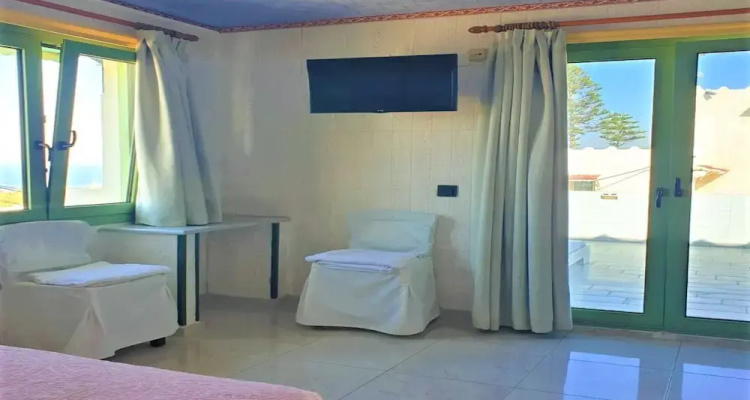 Gorgeous Studio For 2 People, Swimming Pool & Sea View