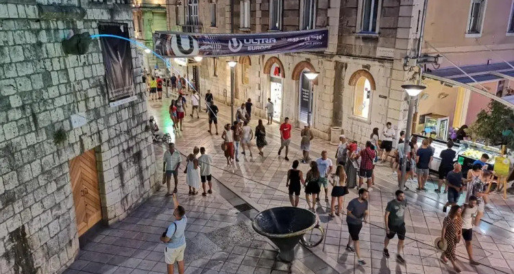 Spacious 140m2 Downtown 3 Bedroom Apartment