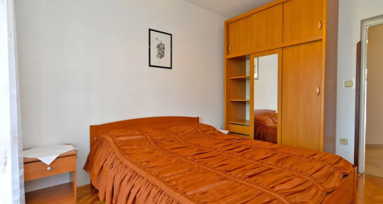 Apartment 1633