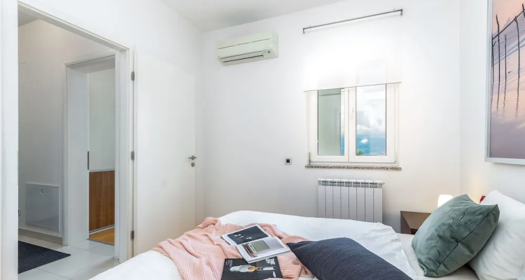Apartment Bok