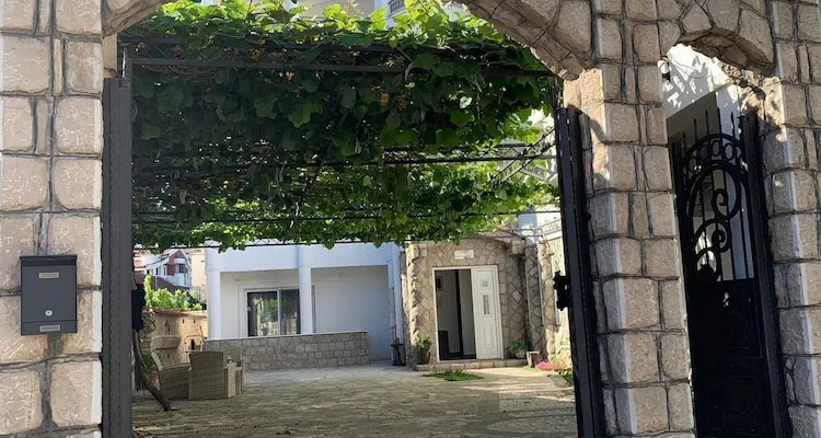 Monegro Su Apartments