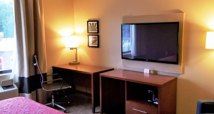 Days Inn by Wyndham Brooklyn Marine Park