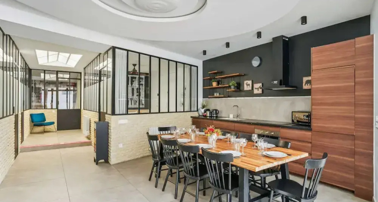 Spacious Apartment 4br 10p Place D Italie