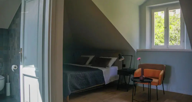 Onyx Apartments