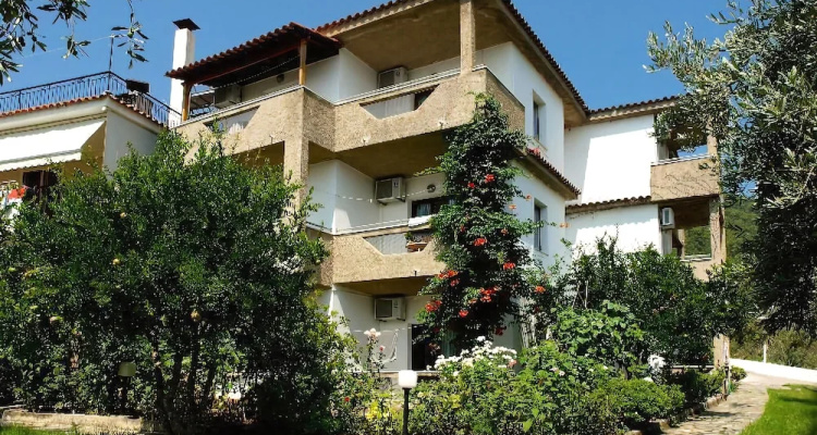 Nicholas Studios & Apartments