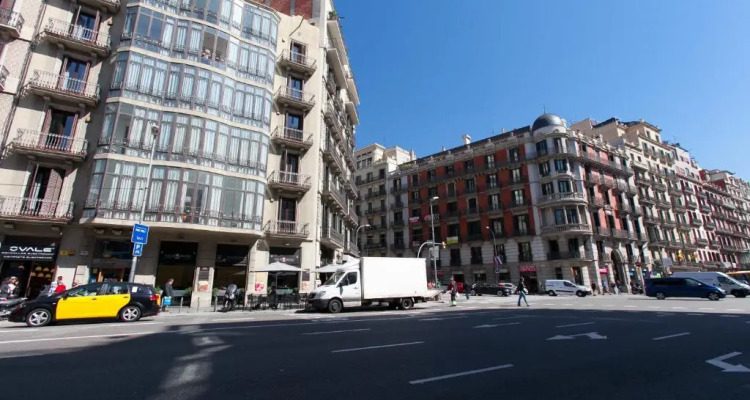 Serennia Apartamentos Ramblas Placa Catalunya