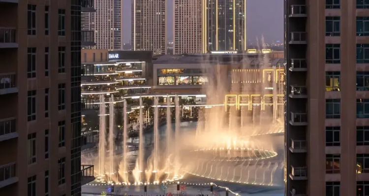 Lux The Fountain View Suite