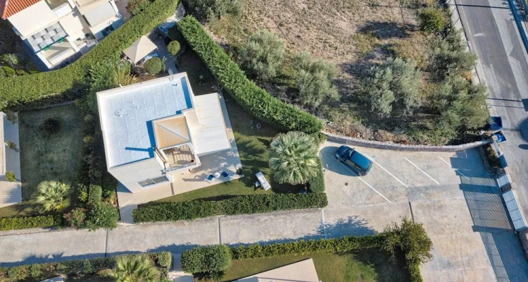 Elegant Maisonette Garden Near Beach