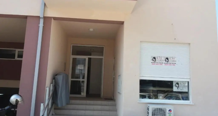Apartment D's