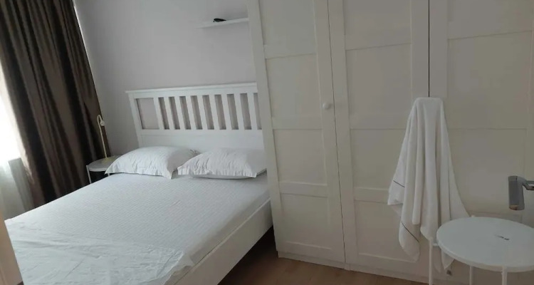 Yellow Apartment Cismigiu Gardens