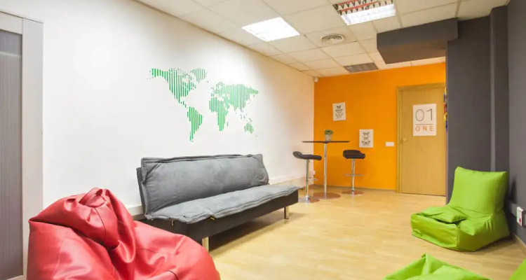 Holidaysbcn Hostel