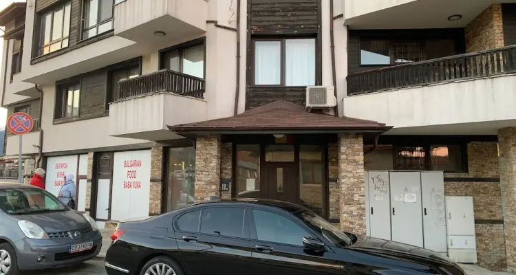 Central Art Apartment In Bansko With Mountain View
