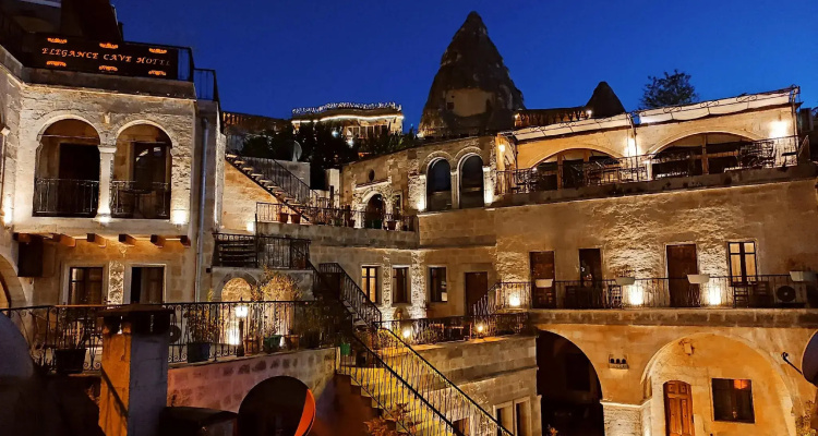Elegance Cave Suites