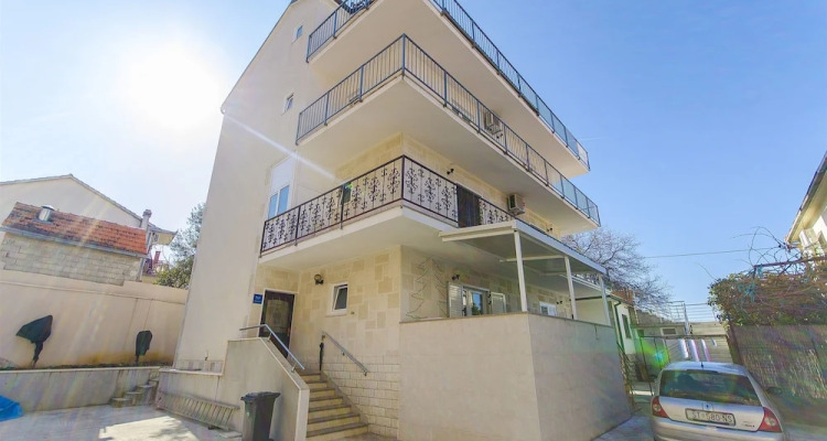 Apartments & Rooms Iva