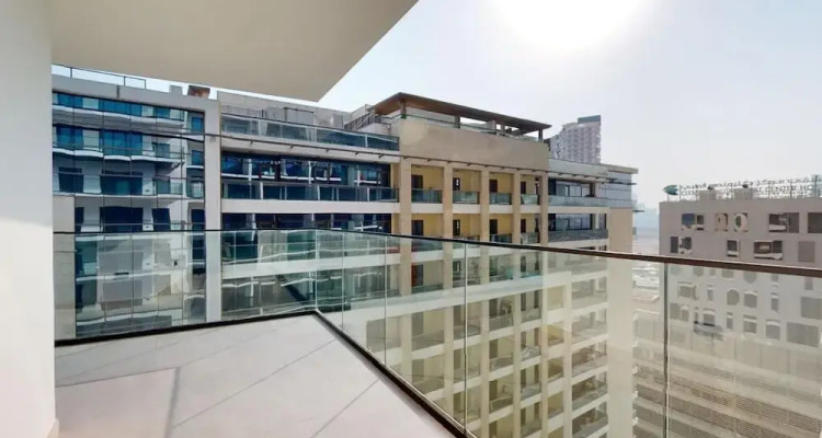 Luxury 3br Designer Retreat With Parking