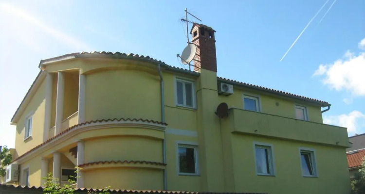 Jacqueline Apartment