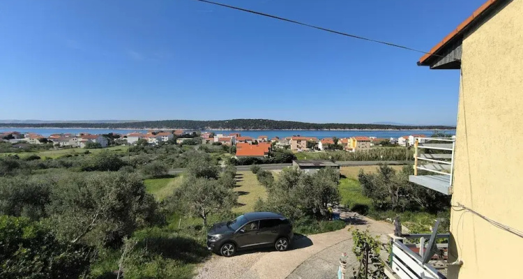 Serene Barbat Escape With Just Minutes From The Beach