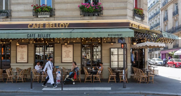 Crisp Whites In The 16th