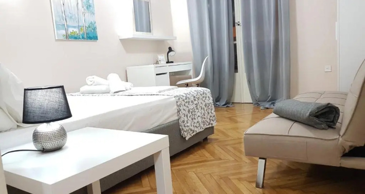 Olive Apartment Athens Center, 4 Bd, 1.5 Bath