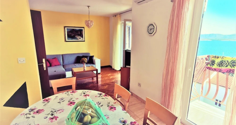 Holiday Apartment With A Balcony & Sea View, Just 300 Metres From The Beach